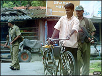 Sri Lankan troops on patrol