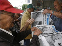 Newspaper stand, Havana, January 2007