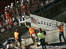 Raising of steel column marks start of construction of Freedom   Tower, New York, Dec 06