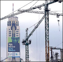 Bangkok: Skyline with cranes and 85-storey Baiyoke 2 skyscraper